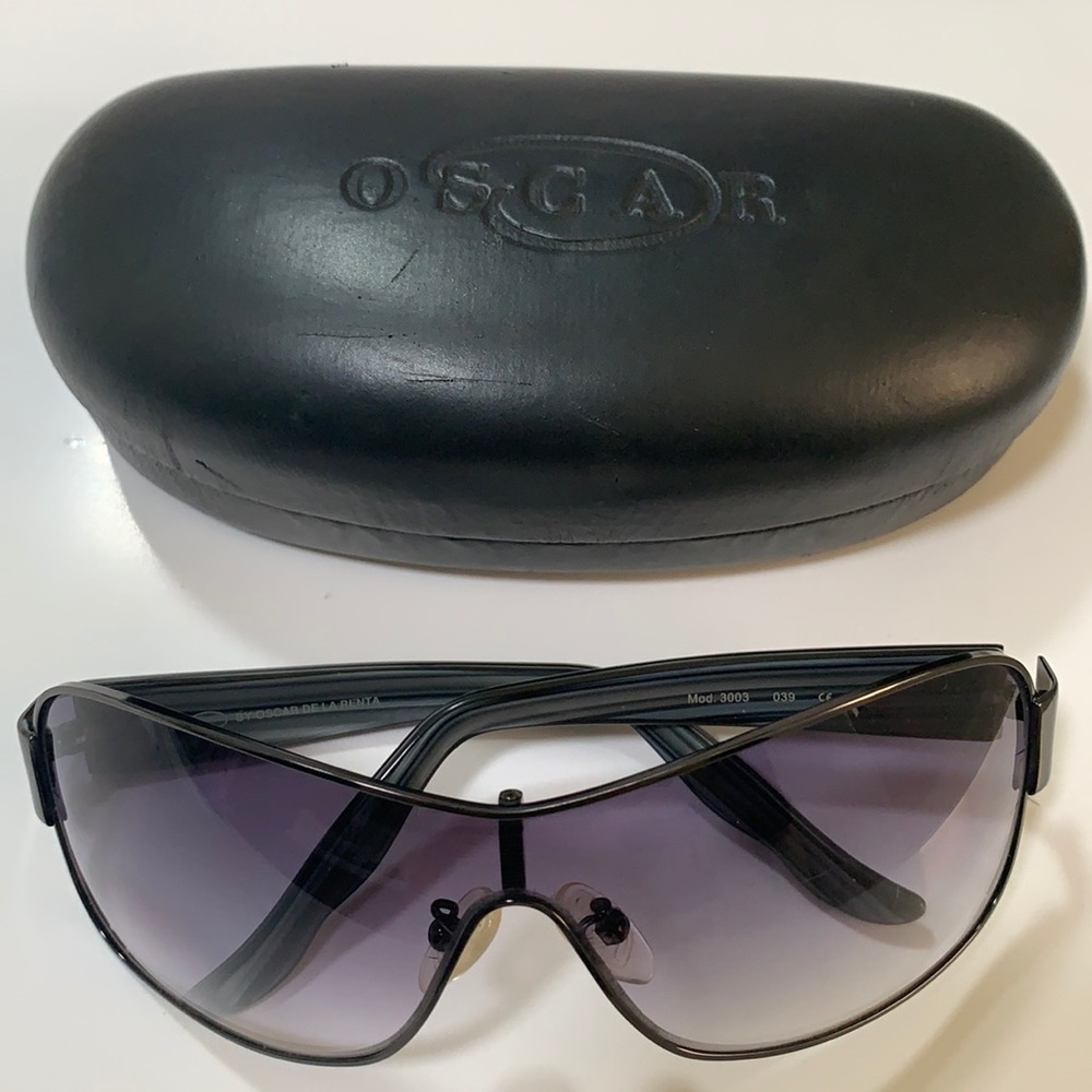 Oscar de la Renta Gunmetal Grey/Black Sunglasses